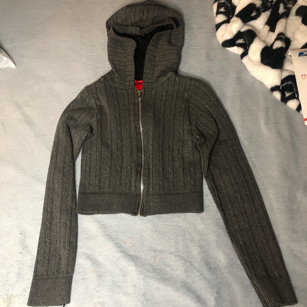 Cropped gray sweater